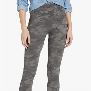 SPANX Look at Me Now Cropped Seamless Leggings Sage Camo MD